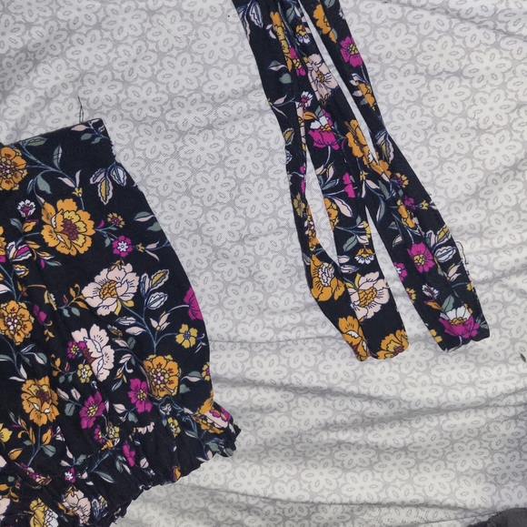 Womens No comment flowy floral shorts - Picture 2 of 6